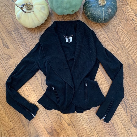 BCBGMaxAzria Sweaters - BCBGMaxAzria Front Tie Cardigan